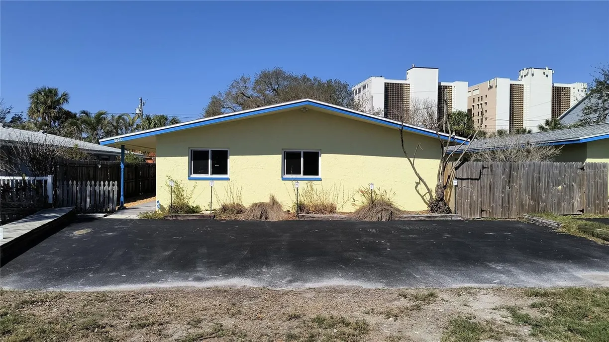 Sarasota/St. Petersburg Real Estate | View  | 4 Beds