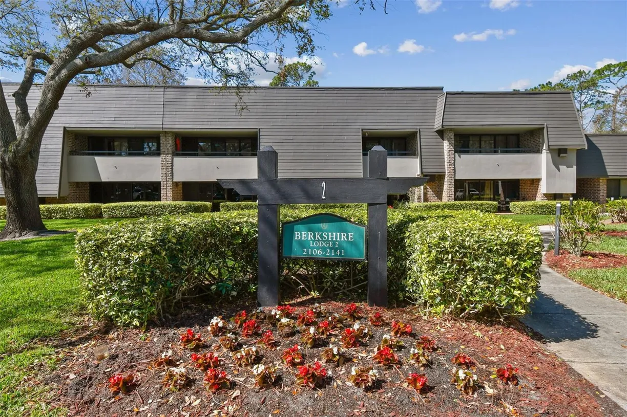Sarasota/St. Petersburg Real Estate | View 36750 US HIGHWAY 19, 01205 | 1 Bed, 1 Bath