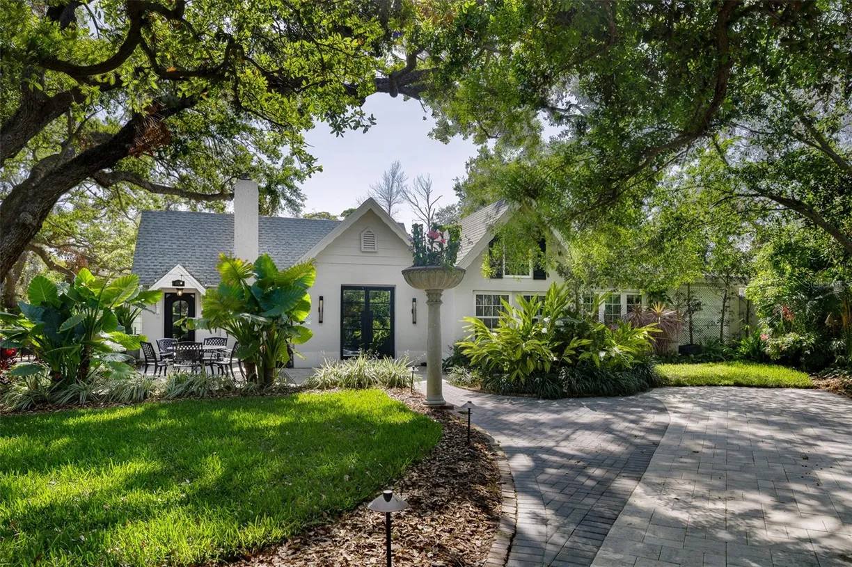 Sarasota/St. Petersburg Real Estate | View 2521 DRIFTWOOD ROAD | 3 Beds, 3 Baths