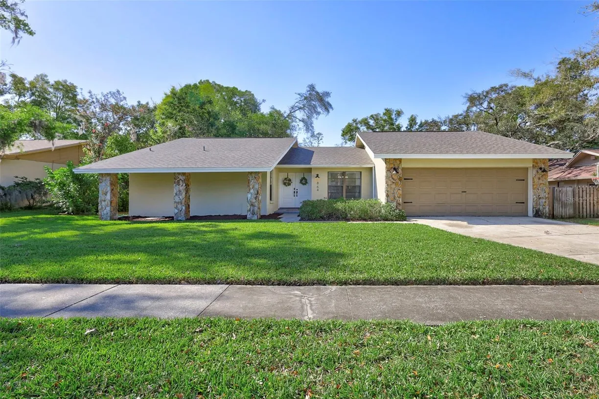 Sarasota/St. Petersburg Real Estate | View 864 PINEWOOD TERRACE | 4 Beds, 2 Baths