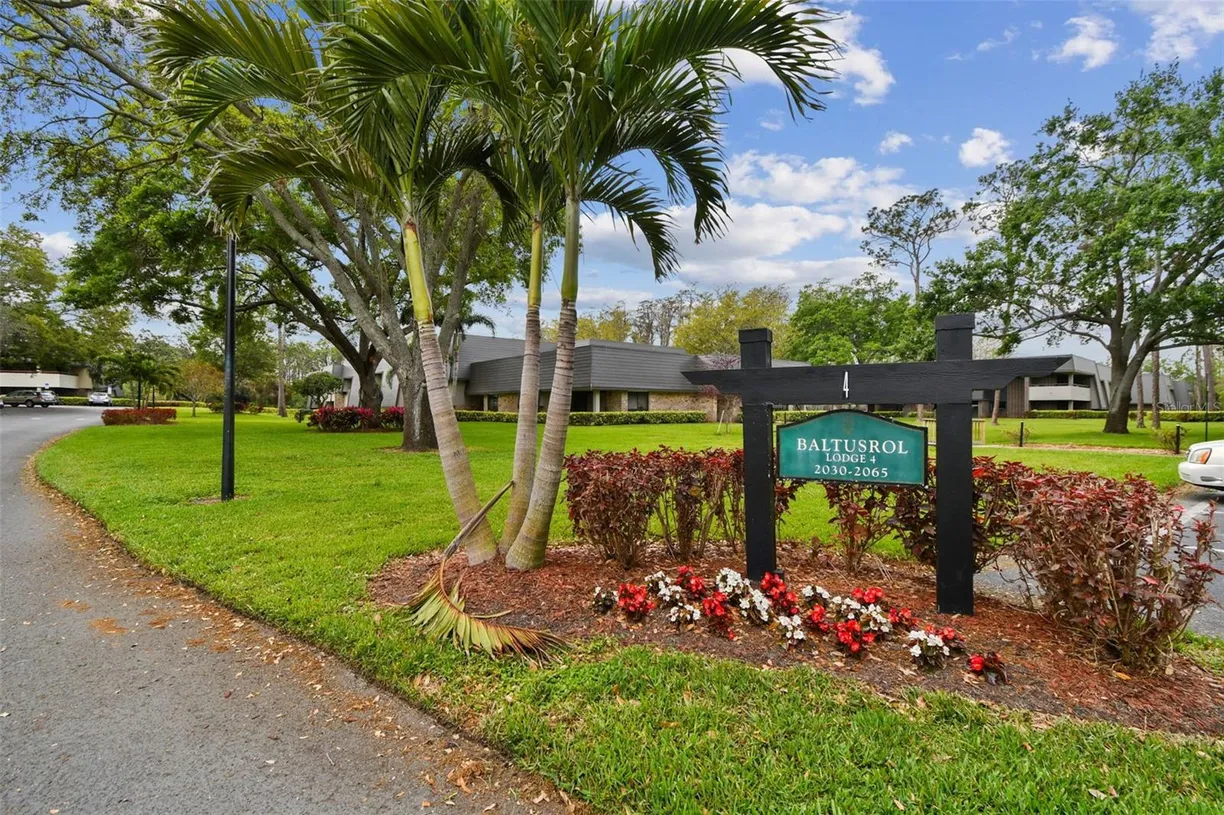 Sarasota/St. Petersburg Real Estate | View 36750 US 19, 06211 | 2 Beds, 2 Baths