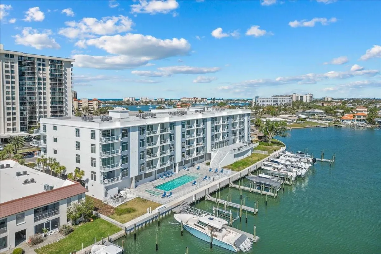 Sarasota/St. Petersburg Real Estate | View 415 ISLAND WAY, 304 | 3 Beds, 2 Baths