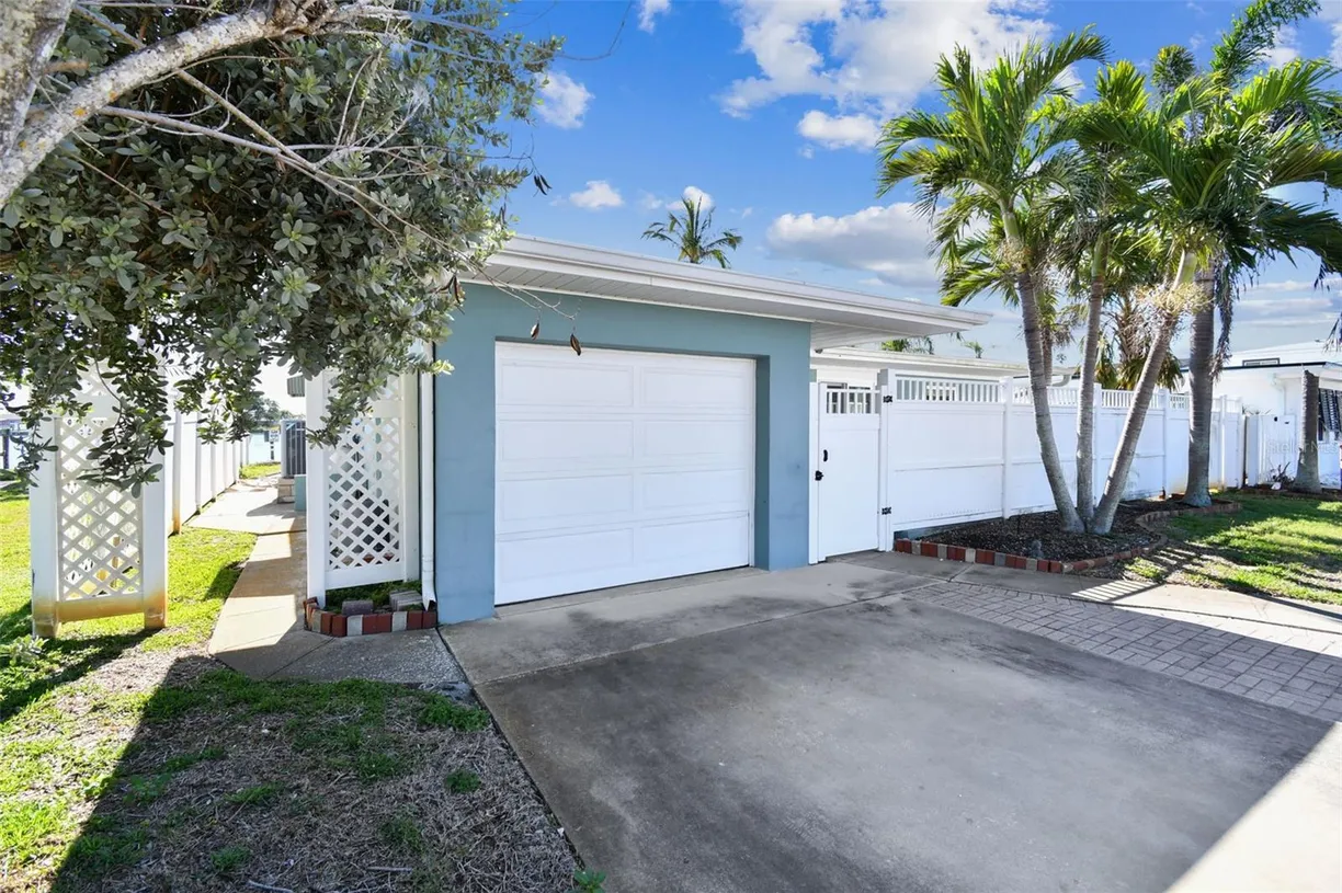 Sarasota/St. Petersburg Real Estate | View  | Listing