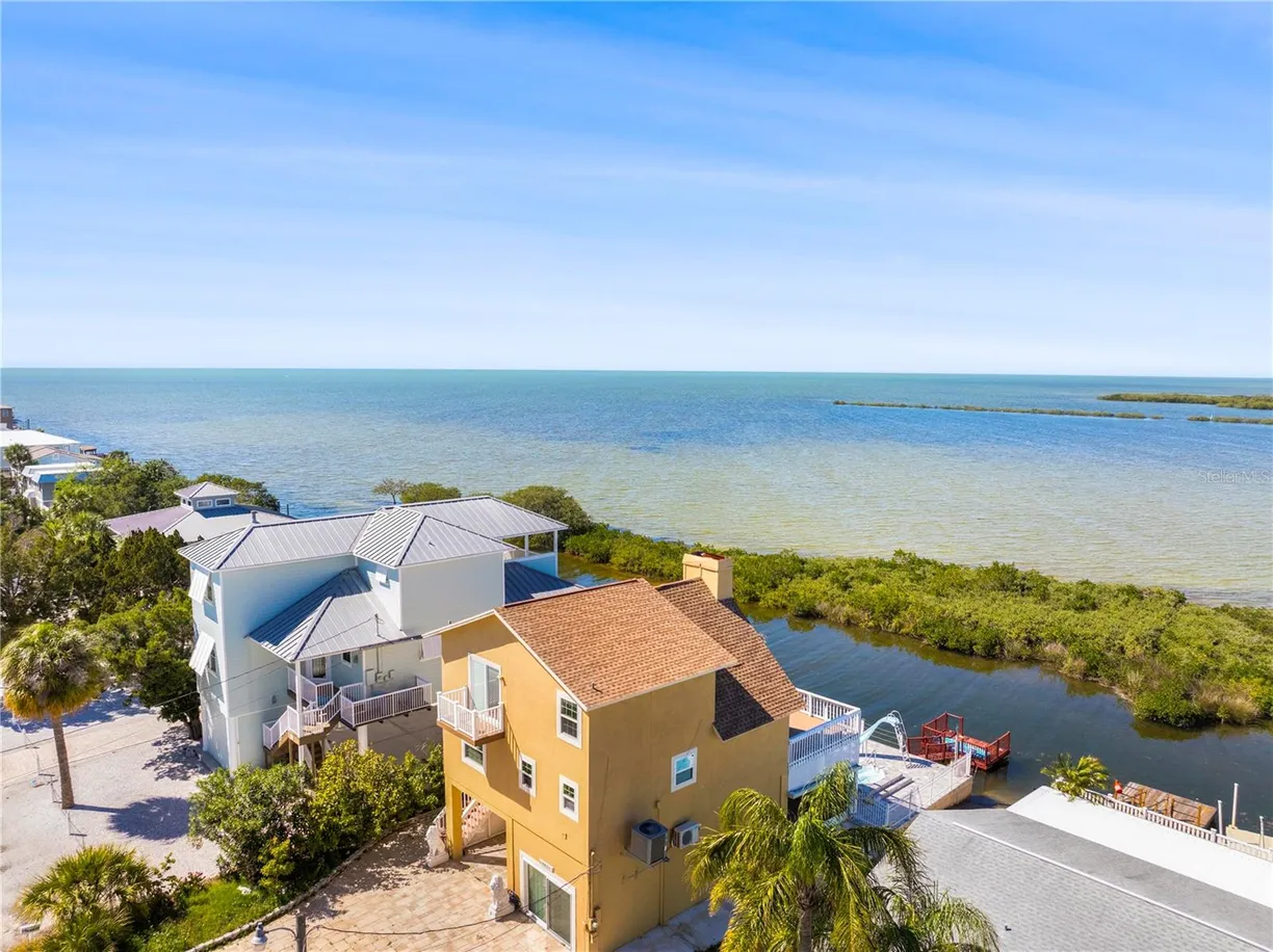 Sarasota/St. Petersburg Real Estate | View 6633 DRIFTWOOD DRIVE | Listing