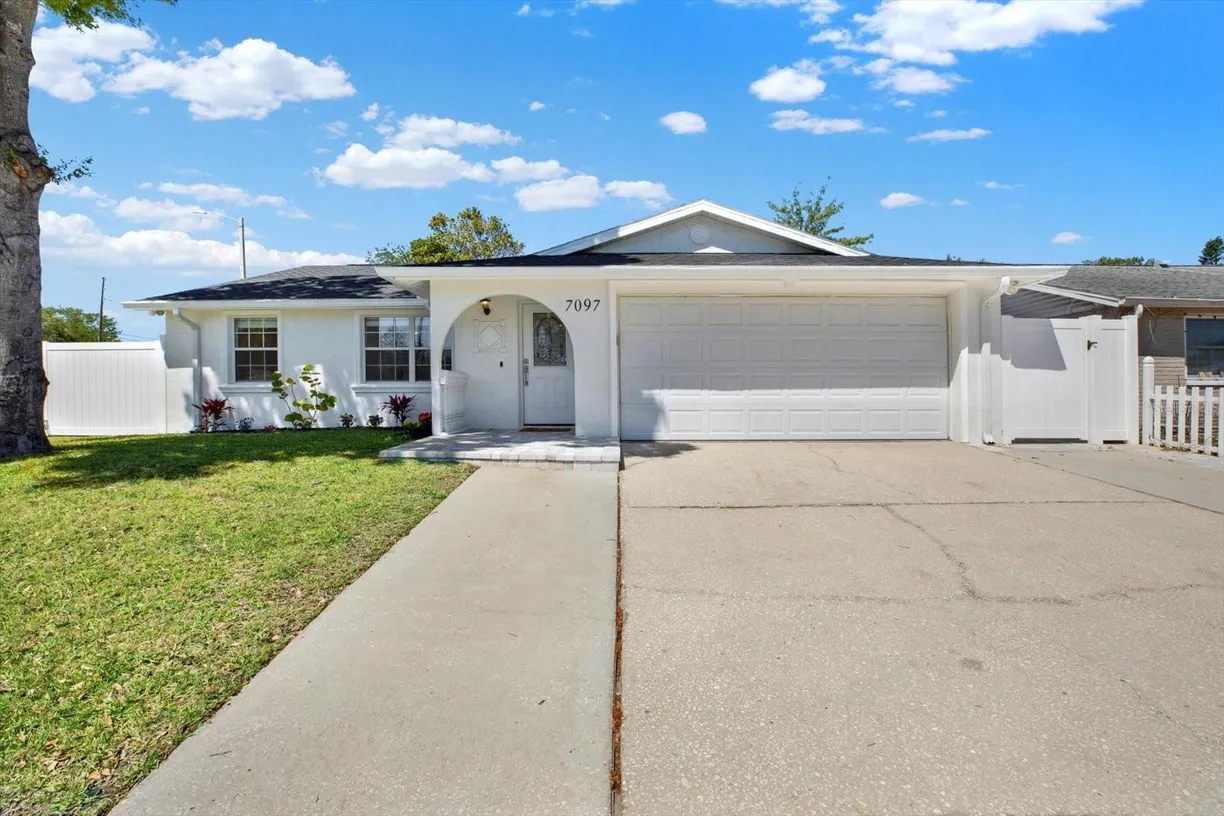 Sarasota/St. Petersburg Real Estate | View 7097 ABERFELDY AVENUE | 3 Beds, 2 Baths