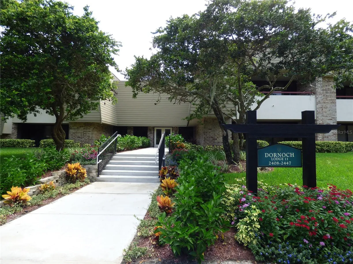 Sarasota/St. Petersburg Real Estate | View 36750 US 19, 11204 | 2 Beds, 2 Baths