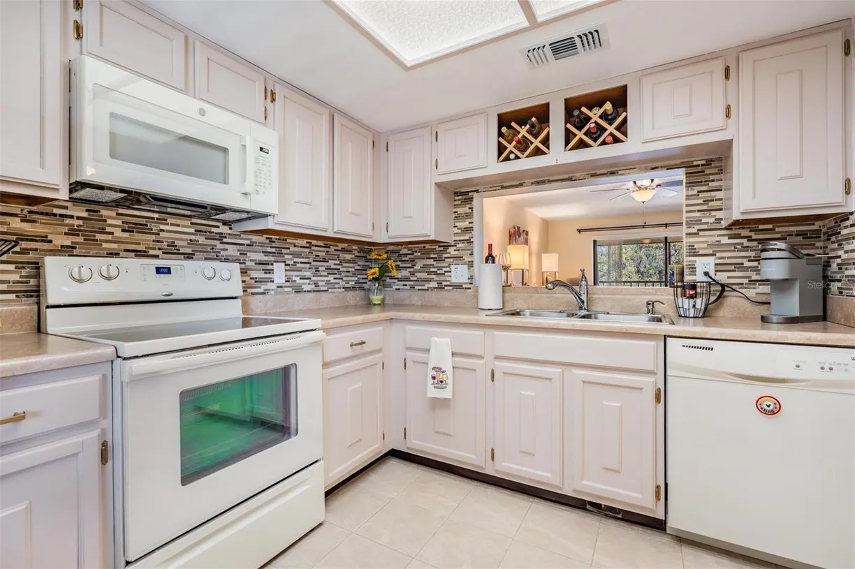 Sarasota/St. Petersburg Real Estate | View 3610 MAGNOLIA RIDGE CIRCLE, 1322/H | Listing