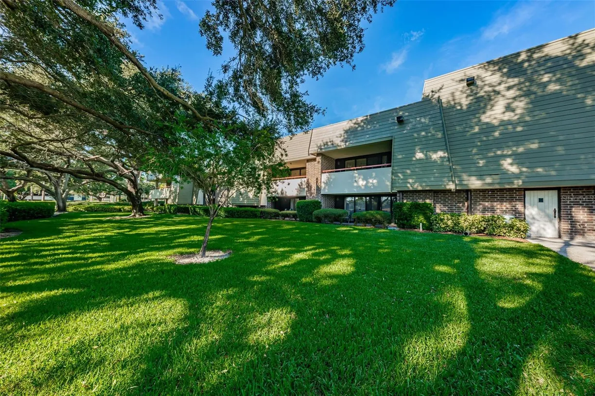 Sarasota/St. Petersburg Real Estate | View 36750 US 19 HIGHWAY, 18-210 | 1 Bed, 1 Bath