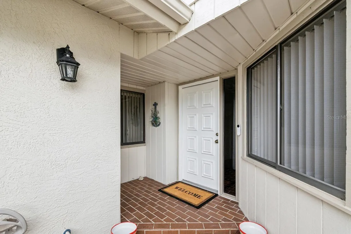 Sarasota/St. Petersburg Real Estate | View 456 LAKEVIEW DRIVE, 5 | Listing