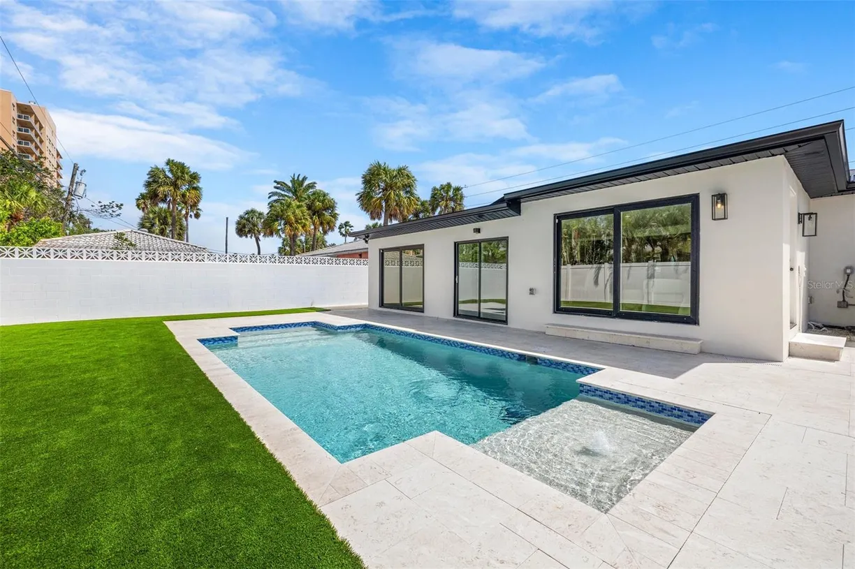Sarasota/St. Petersburg Real Estate | View 864 MANDALAY AVENUE | Listing
