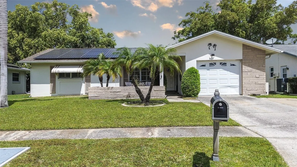 Sarasota/St. Petersburg Real Estate | View 2955 BRIAR CLIFF DRIVE | 2 Beds, 2 Baths