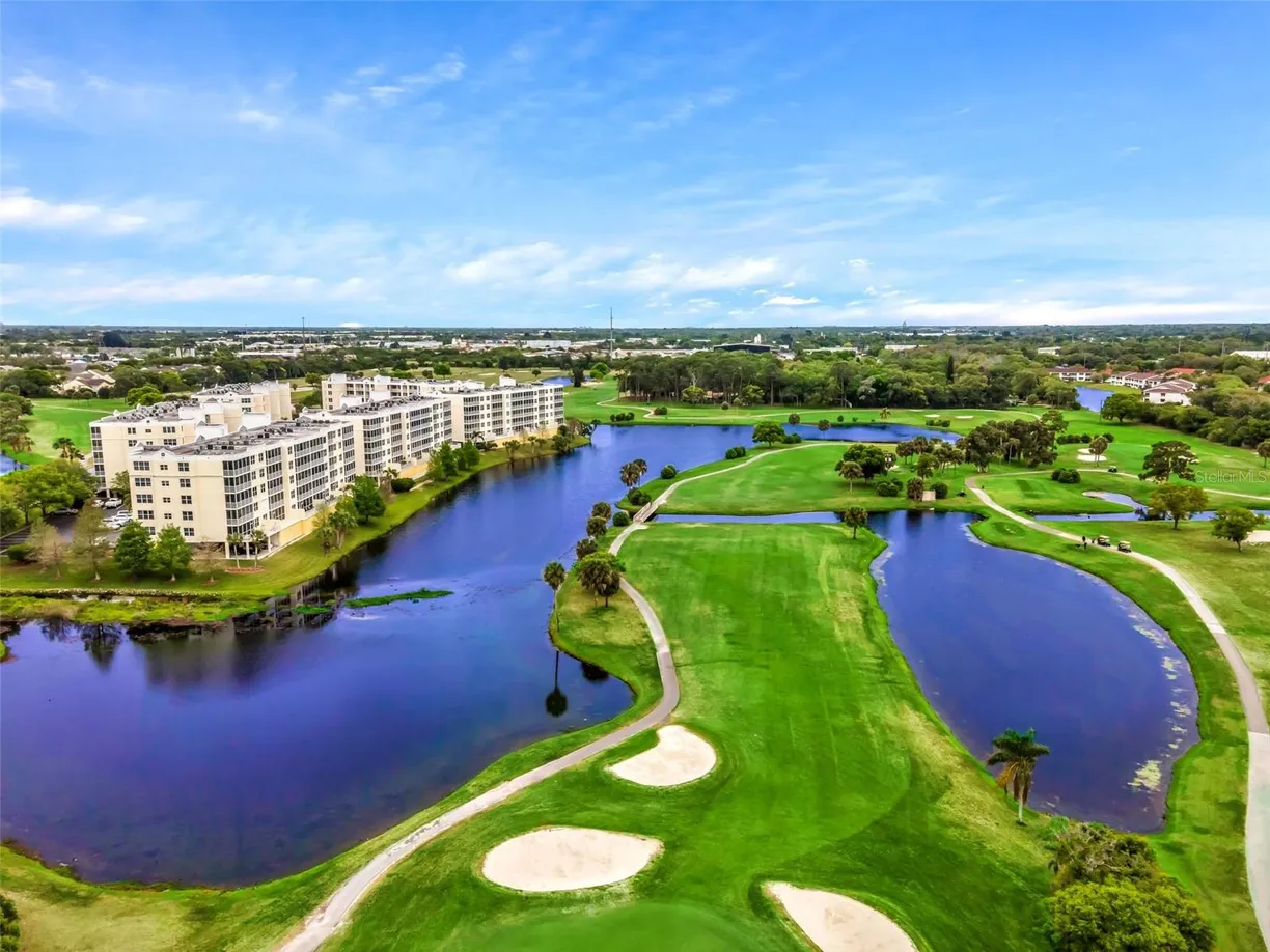 Sarasota/St. Petersburg Real Estate | View 1200 COUNTRY CLUB DRIVE, 5404 | 3 Beds, 2 Baths