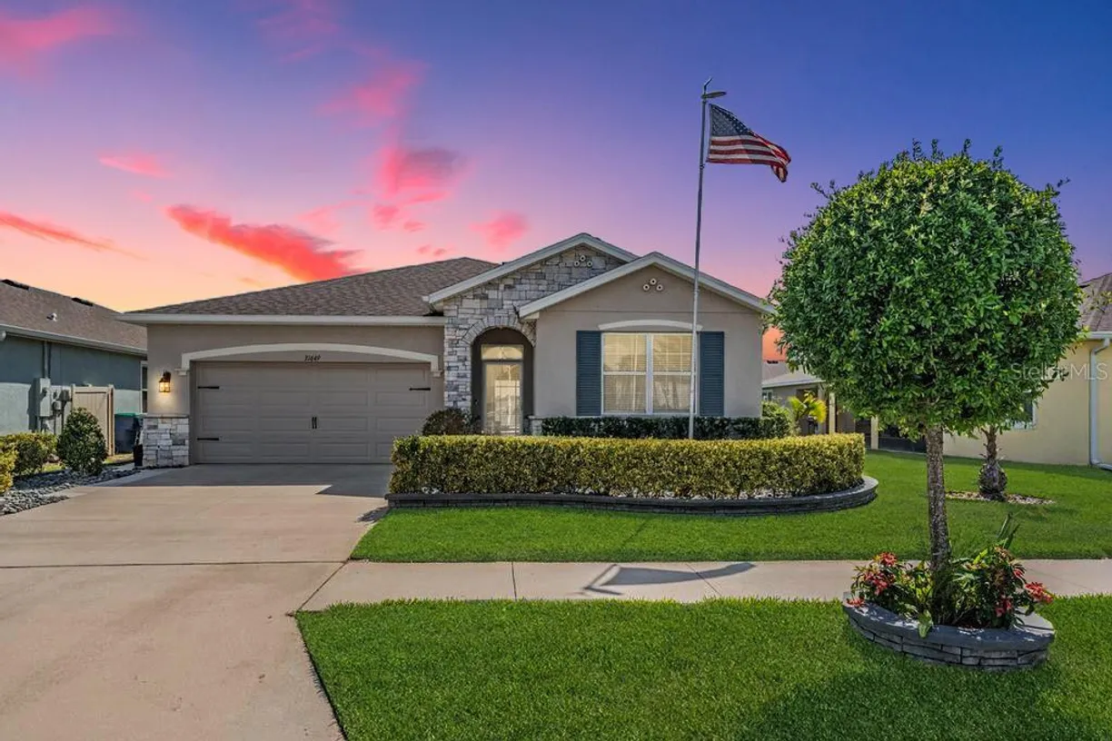 Sarasota/St. Petersburg Real Estate | View 31649 TANSY BEND | 2 Beds, 2 Baths