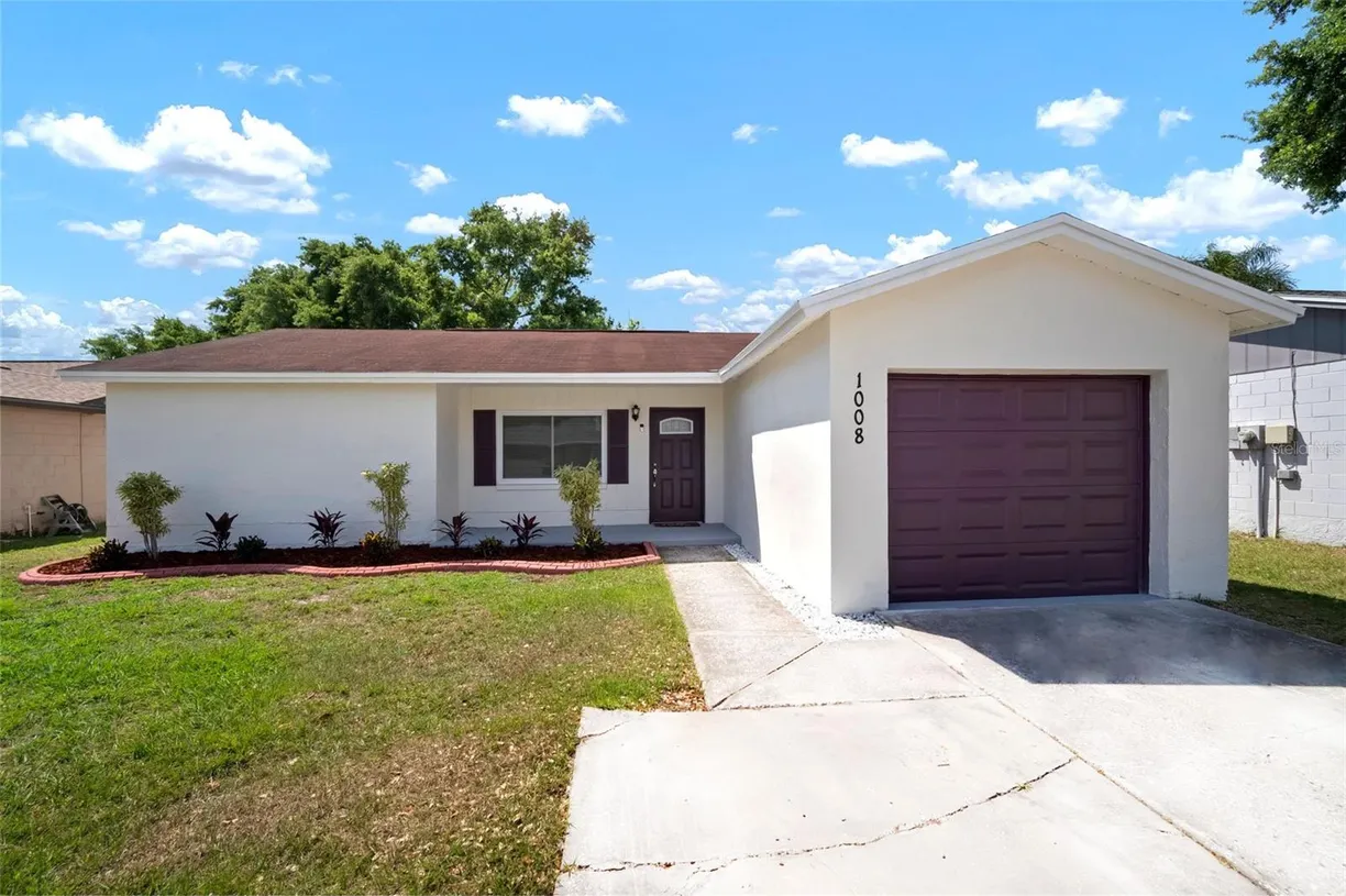 Sarasota/St. Petersburg Real Estate | View 1008 OLD FIELD DRIVE | 3 Beds, 2 Baths