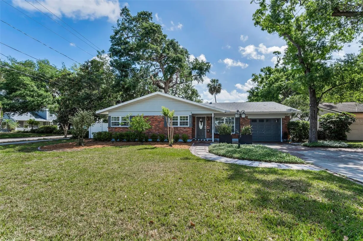 Sarasota/St. Petersburg Real Estate | View 202 S HESPERIDES STREET | Listing
