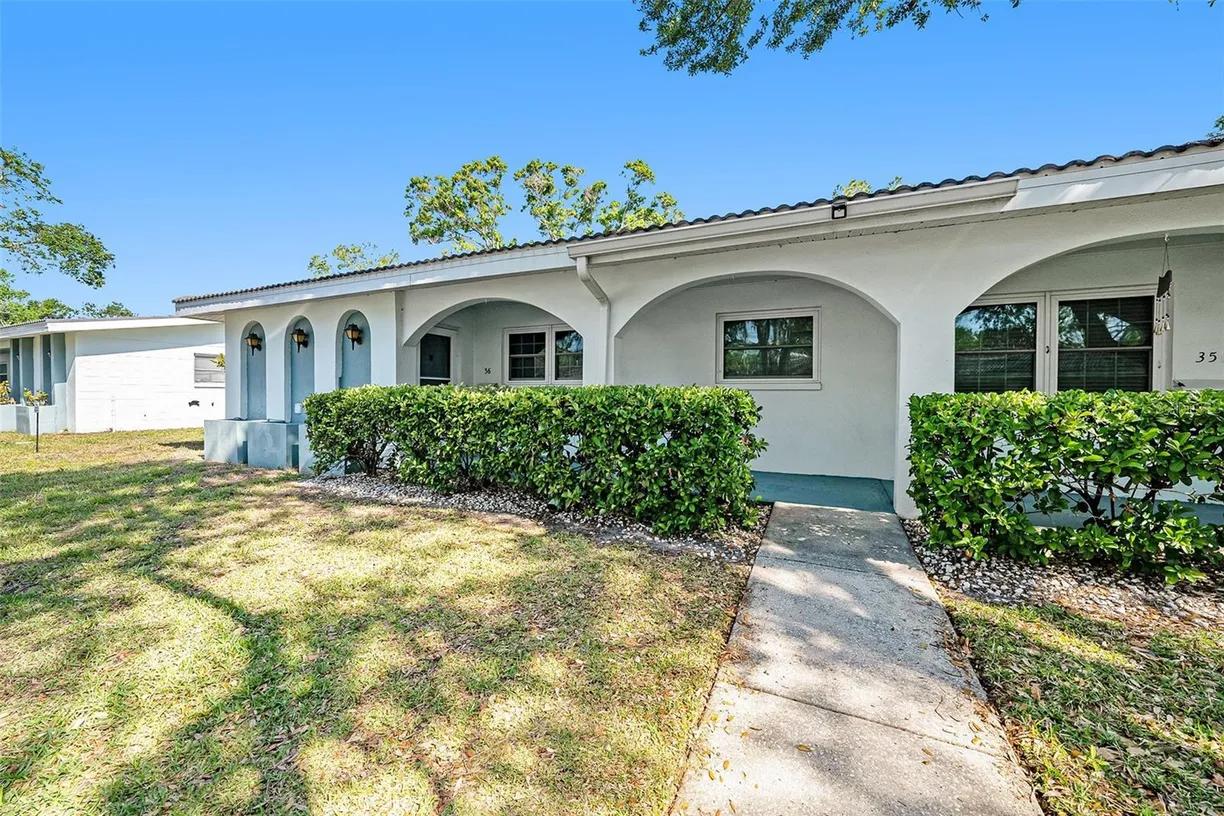 Sarasota/St. Petersburg Real Estate | View 11200 102ND AVENUE, 36 | 2 Beds, 2 Baths