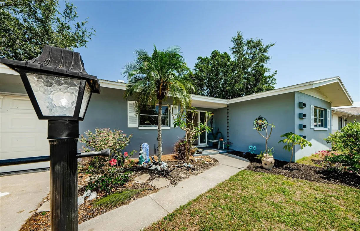 Sarasota/St. Petersburg Real Estate | View 1942 ASHLAND DRIVE | Listing