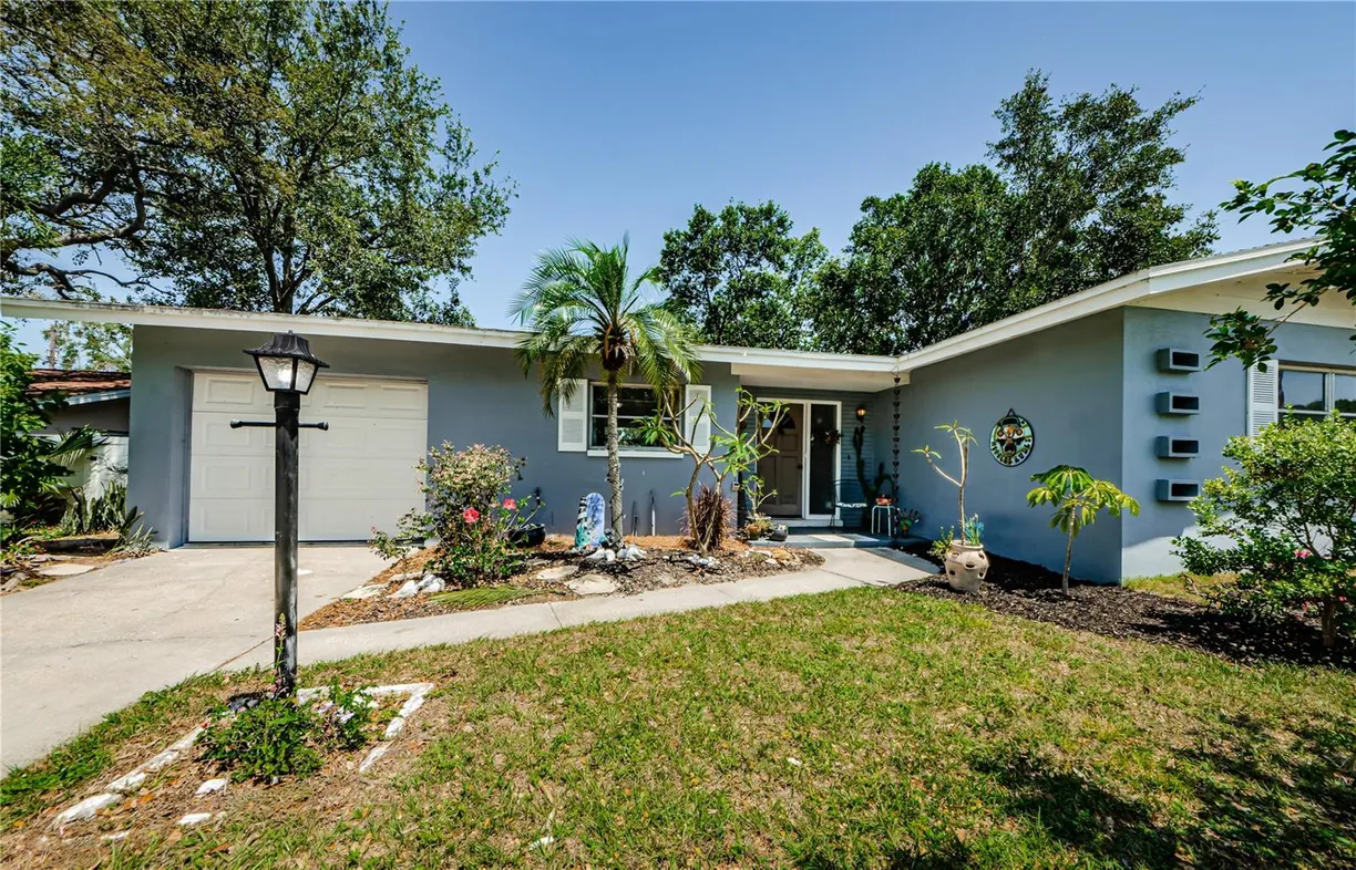 Sarasota/St. Petersburg Real Estate | View 1942 ASHLAND DRIVE | 2 Beds, 1 Bath
