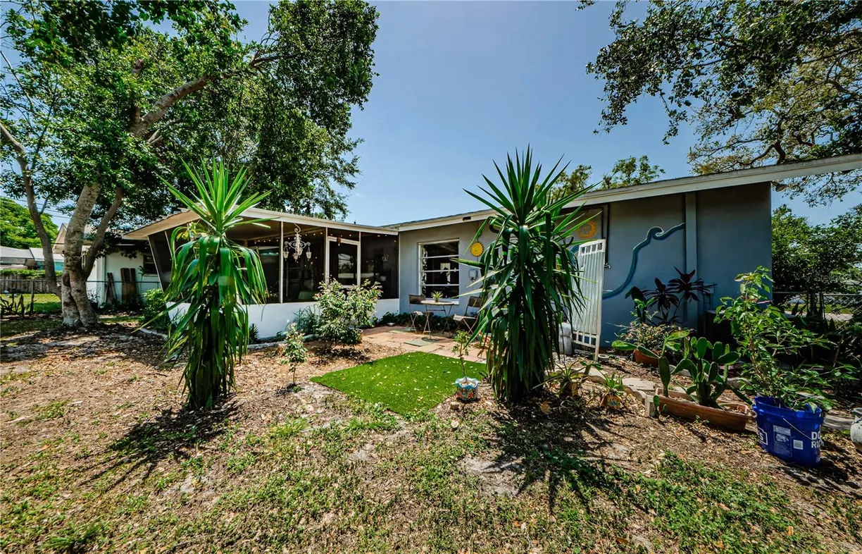Sarasota/St. Petersburg Real Estate | View 1942 ASHLAND DRIVE | Listing