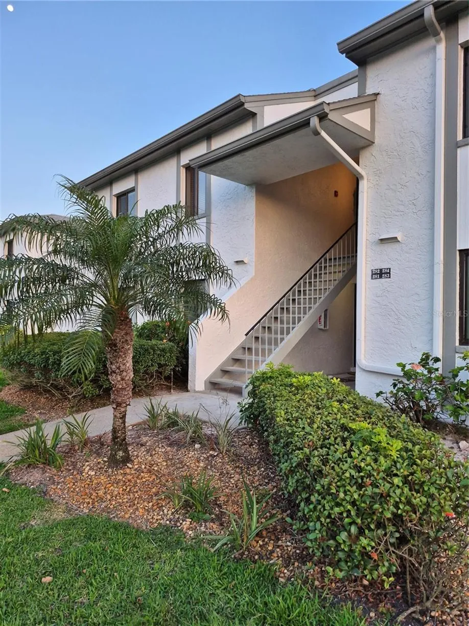 Sarasota/St. Petersburg Real Estate | View 281 CYPRESS LANE | 2 Beds, 2 Baths