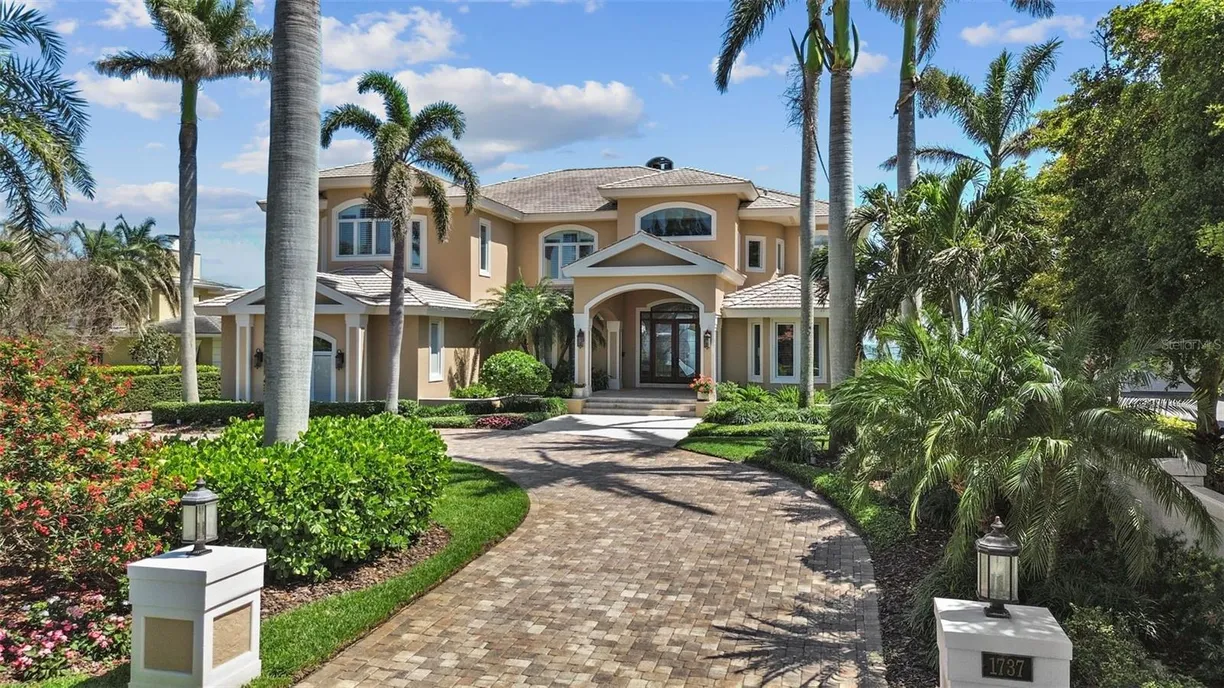 Sarasota/St. Petersburg Real Estate | View 1737 BRIGHTWATERS BOULEVARD | 4 Beds, 4 Baths