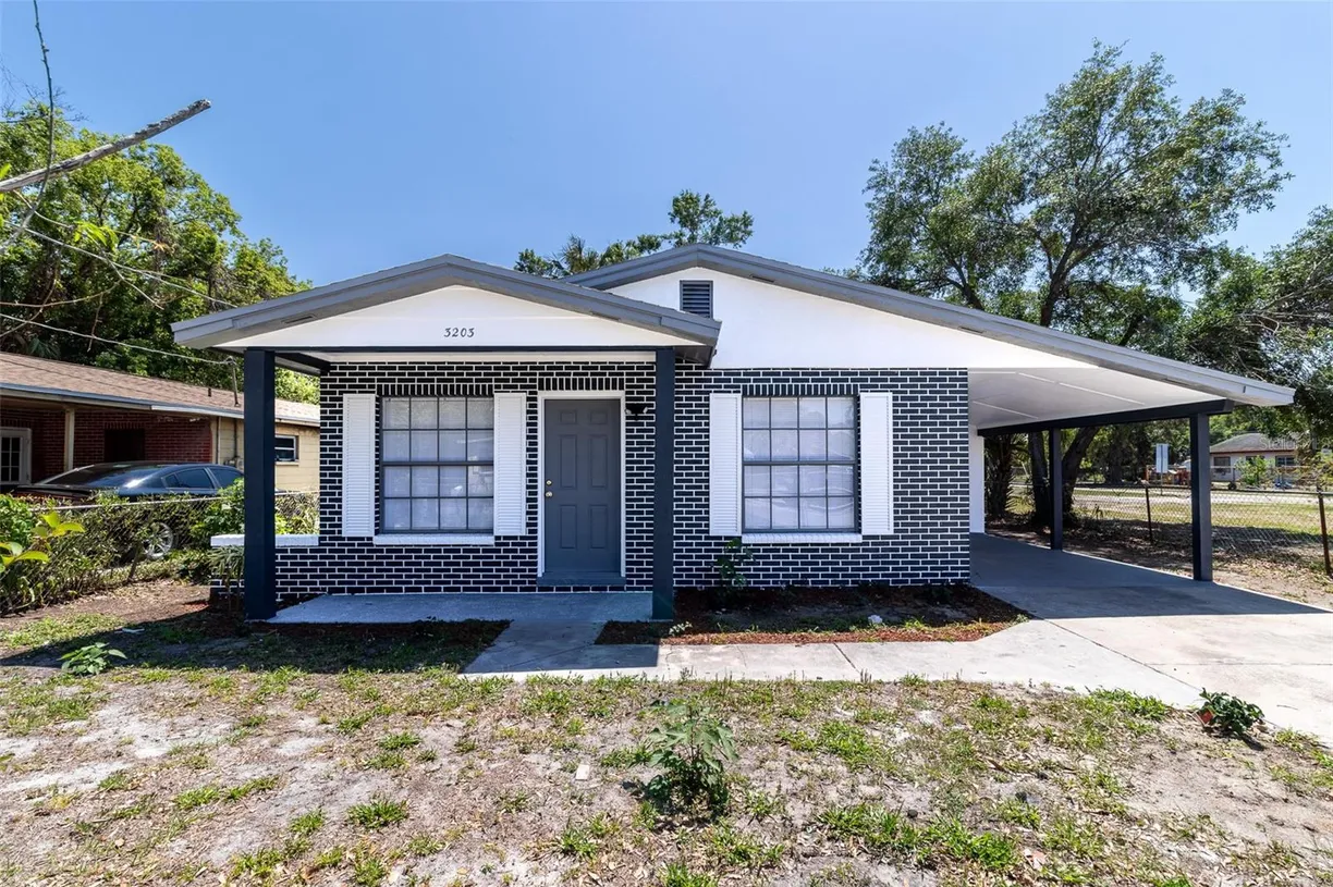 Sarasota/St. Petersburg Real Estate | View 3203 E WILDER AVENUE | 3 Beds, 2 Baths