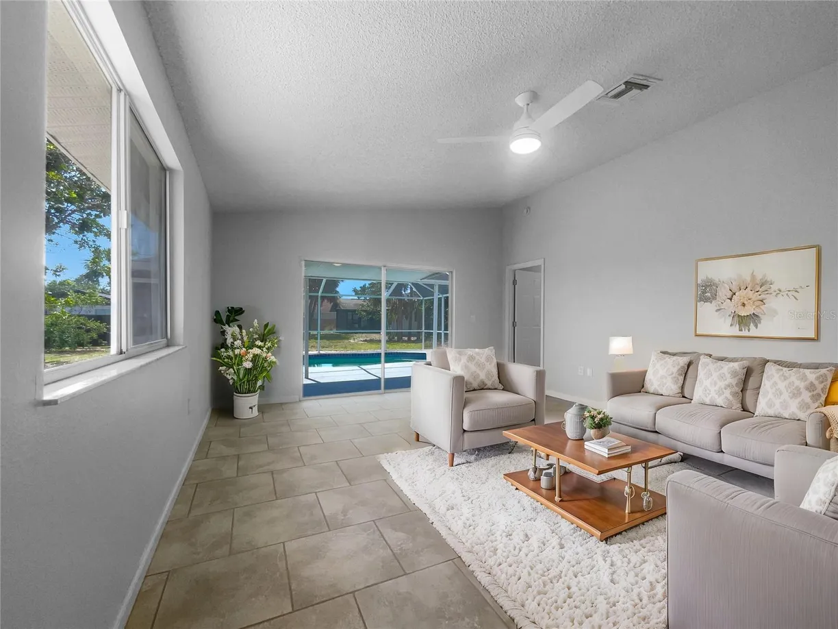 Sarasota/St. Petersburg Real Estate | View 804 PINELAND AVENUE | Listing
