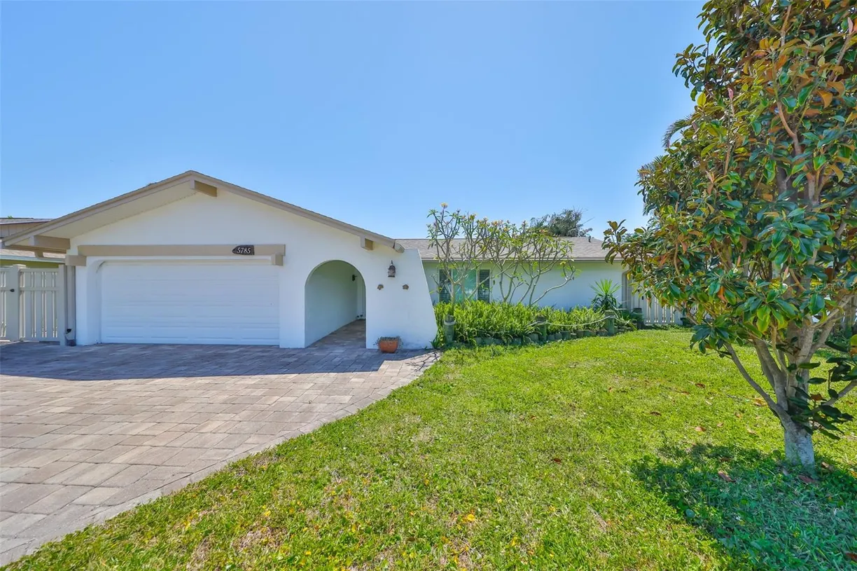 Sarasota/St. Petersburg Real Estate | View 5785 BAY PINES LAKES BOULEVARD | 2 Beds, 2 Baths