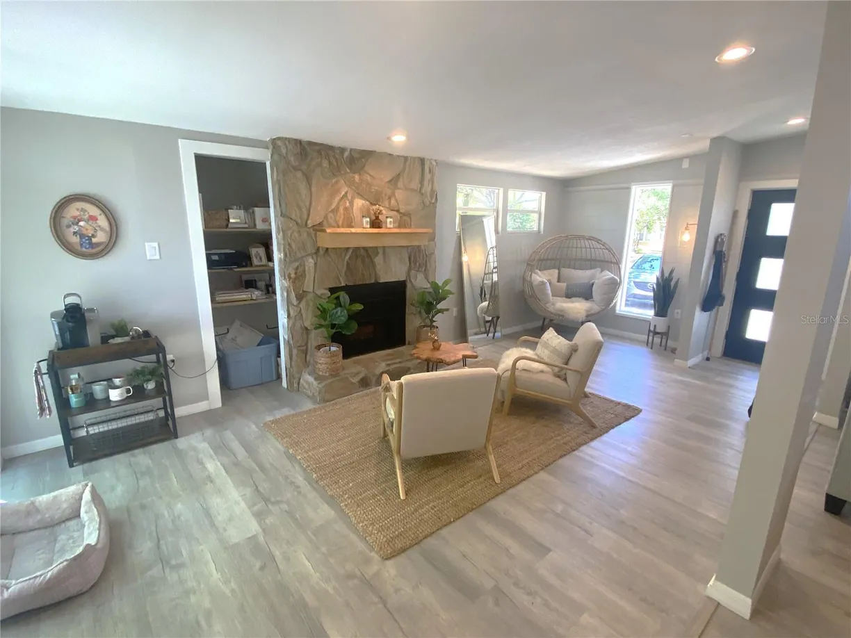 Sarasota/St. Petersburg Real Estate | View 205 PARK RIDGE AVENUE | Listing