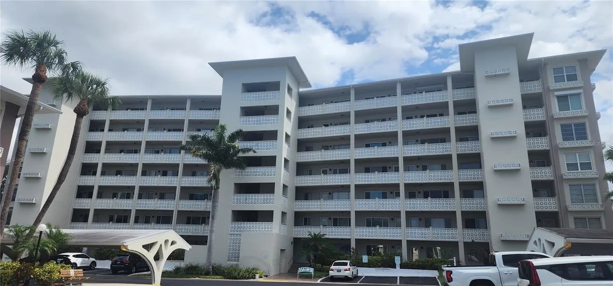 Sarasota/St. Petersburg Real Estate | View 1235 S HIGHLAND AVENUE, 5-402 | 1 Bed, 1 Bath