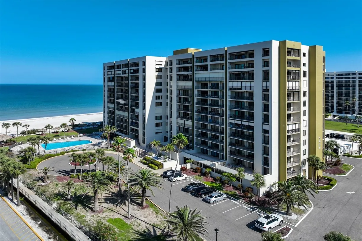 Sarasota/St. Petersburg Real Estate | View 1480 GULF BOULEVARD, 103 | 2 Beds, 2 Baths