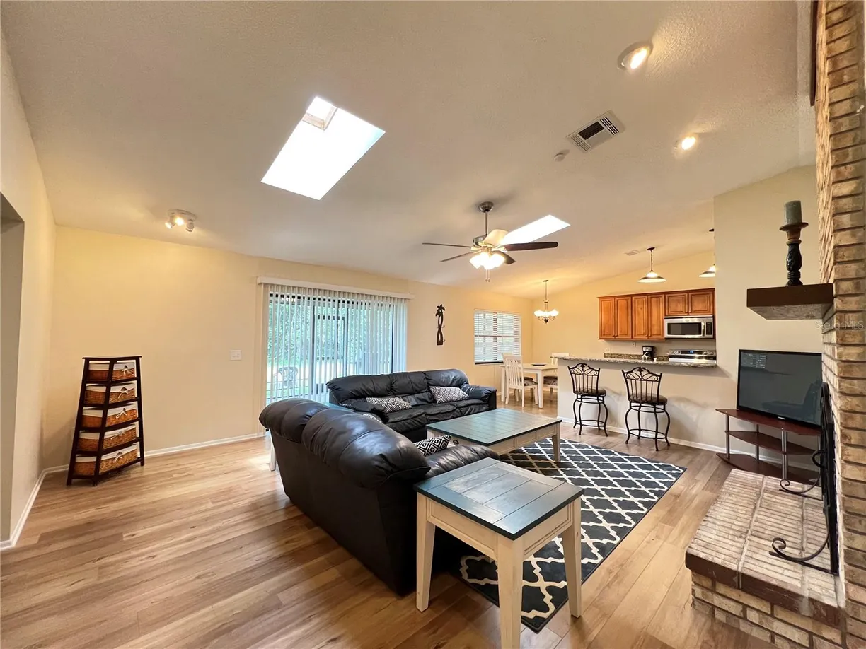 Sarasota/St. Petersburg Real Estate | View 3907 APPLEGATE CIRCLE | Listing