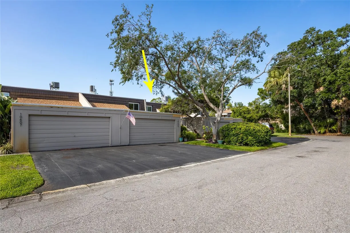 Sarasota/St. Petersburg Real Estate | View 10605 CARROLLBROOK LANE | Listing