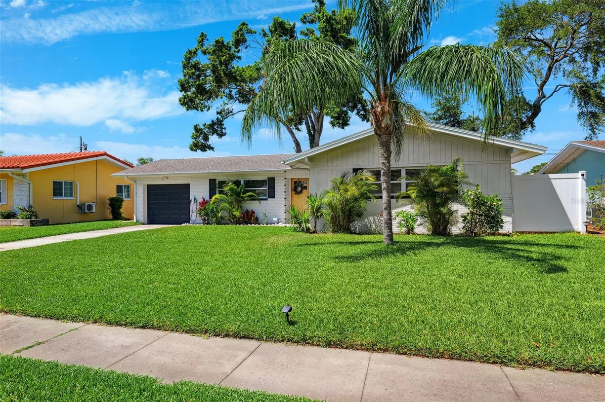 Sarasota/St. Petersburg Real Estate | View 1648 ARBOR DRIVE | Listing