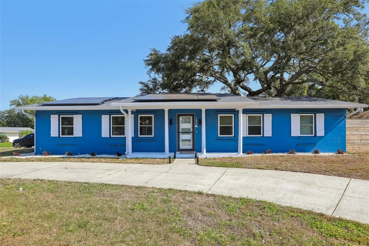 Sarasota/St. Petersburg Real Estate | View 1650 ELIZABETH LANE | 3 Beds, 2 Baths