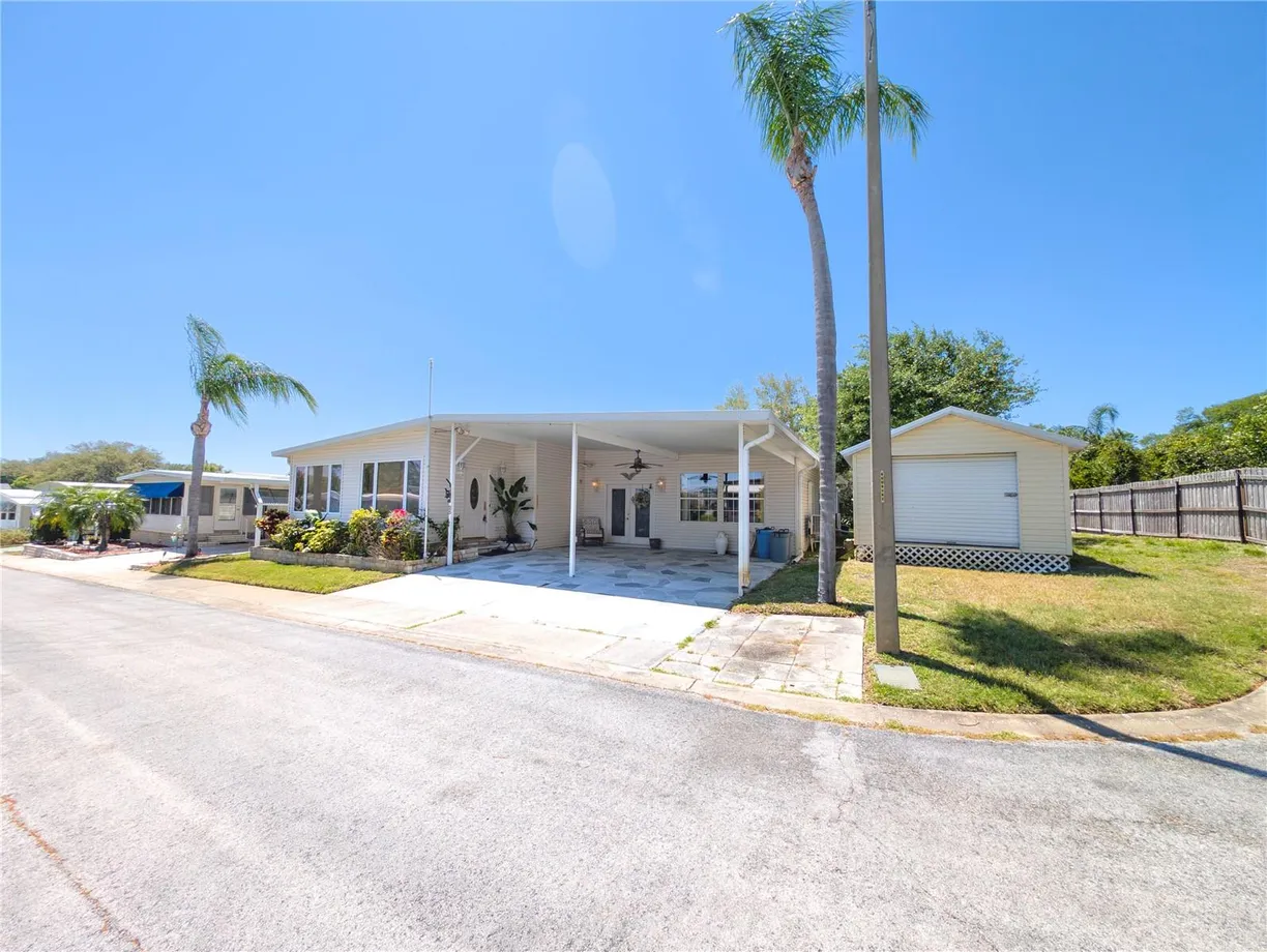 Sarasota/St. Petersburg Real Estate | View 25 MOUNTAIN LAUREL | 2 Beds, 2 Baths