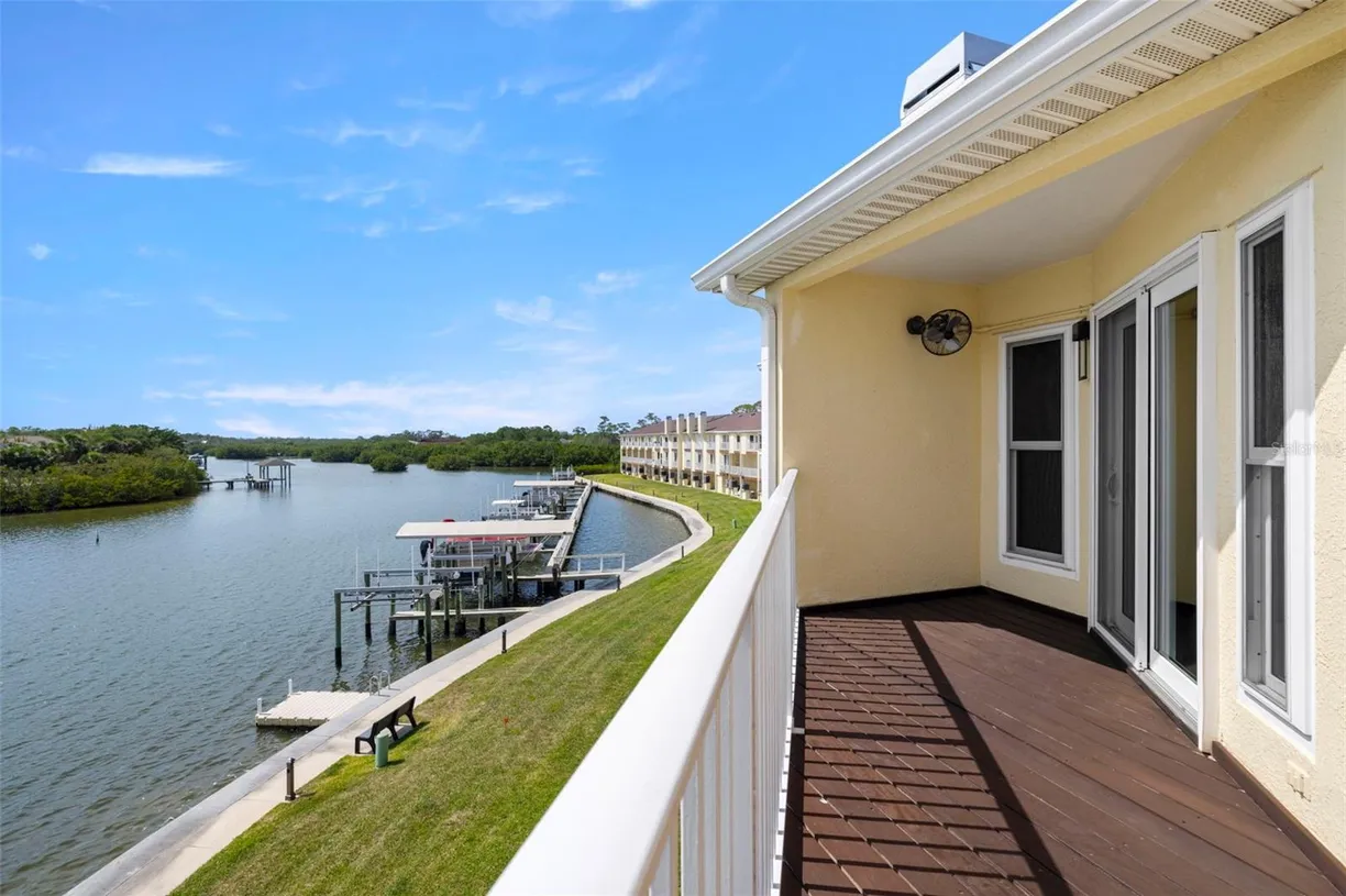 Sarasota/St. Petersburg Real Estate | View 140 BRENT CIRCLE | Listing