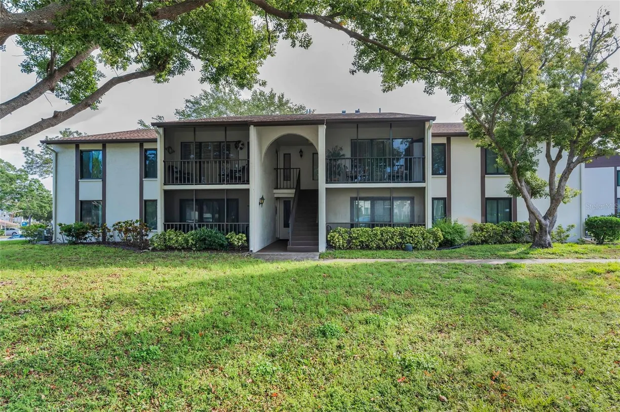 Sarasota/St. Petersburg Real Estate | View 2631 PINE RIDGE WAY, D1 | 2 Beds, 2 Baths