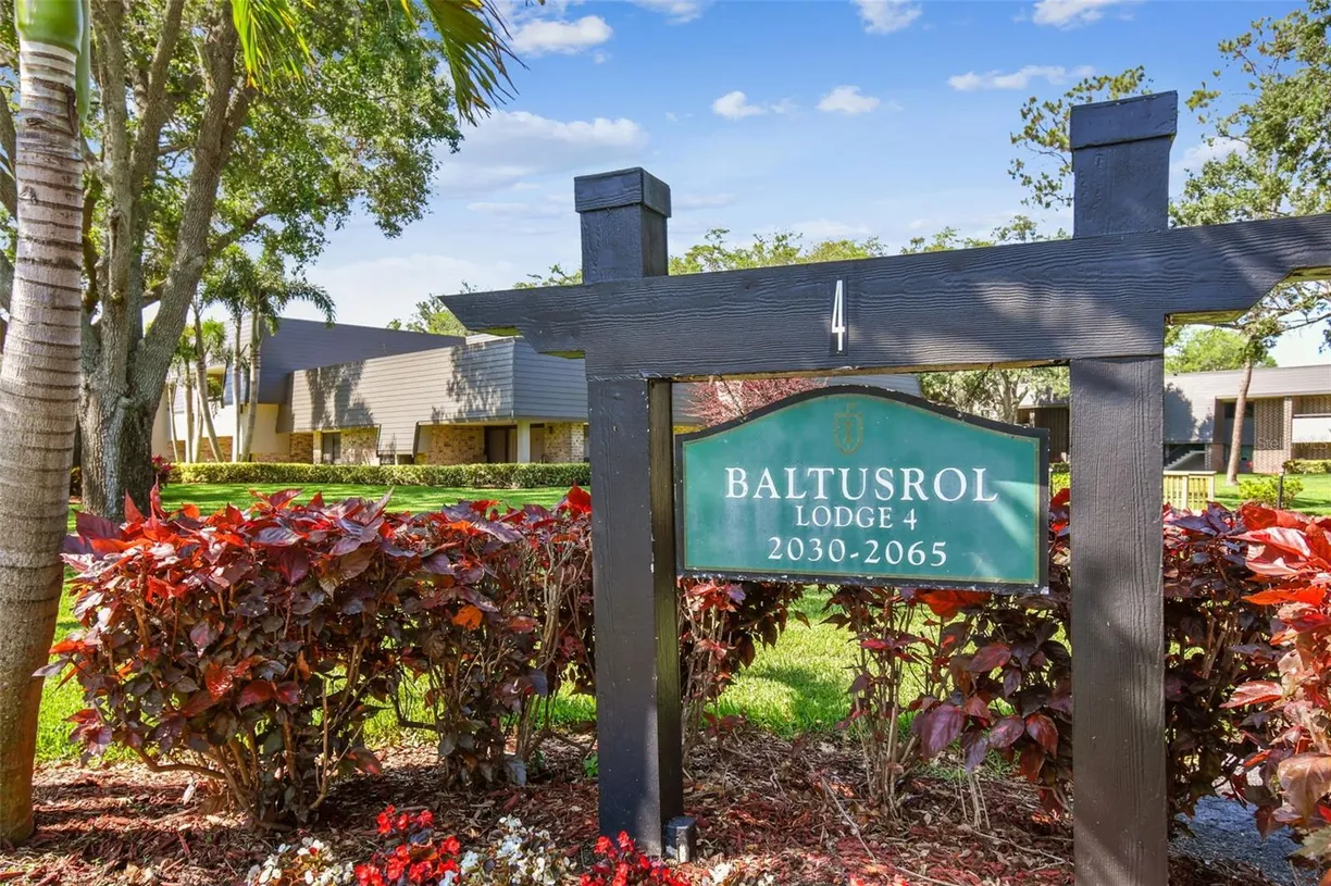 Sarasota/St. Petersburg Real Estate | View 36750 US 19, 06111 | 2 Beds, 2 Baths