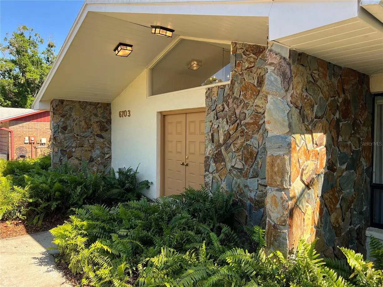 Sarasota/St. Petersburg Real Estate | View 6703 PEACHTREE DRIVE | Listing