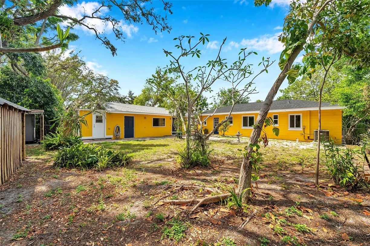 Sarasota/St. Petersburg Real Estate | View 1665 LAURA STREET | Listing