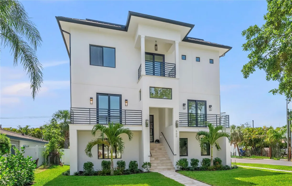 Sarasota/St. Petersburg Real Estate | View 500 E DAVIS BOULEVARD | 5 Beds, 4 Baths
