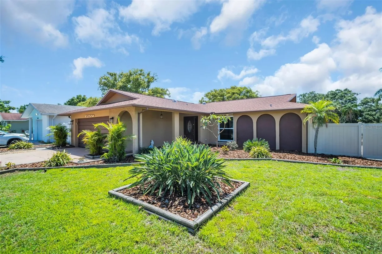 Sarasota/St. Petersburg Real Estate | View 2597 BRAMBLEWOOD DRIVE | Listing