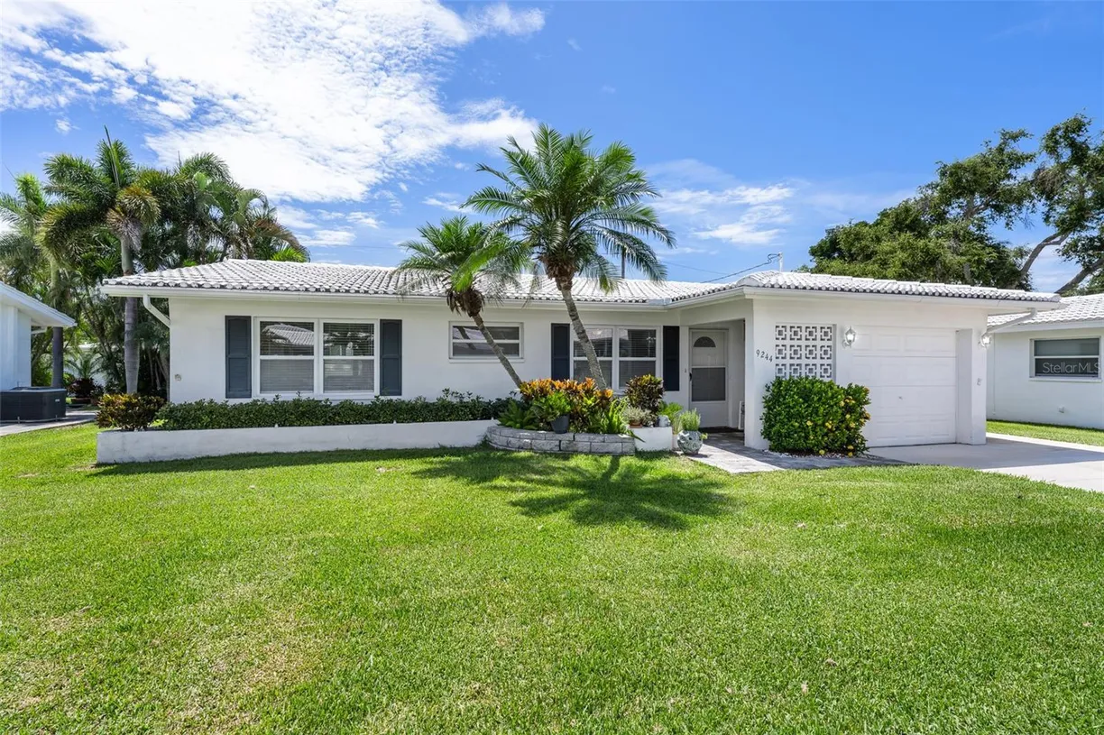 9244 142ND STREET SEMINOLE FL 33776 Property for sale