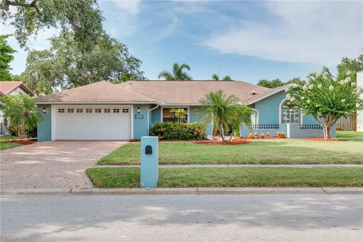 Sarasota/St. Petersburg Real Estate | View 13114 Cimarron Circle S | 3 Beds, 2 Baths