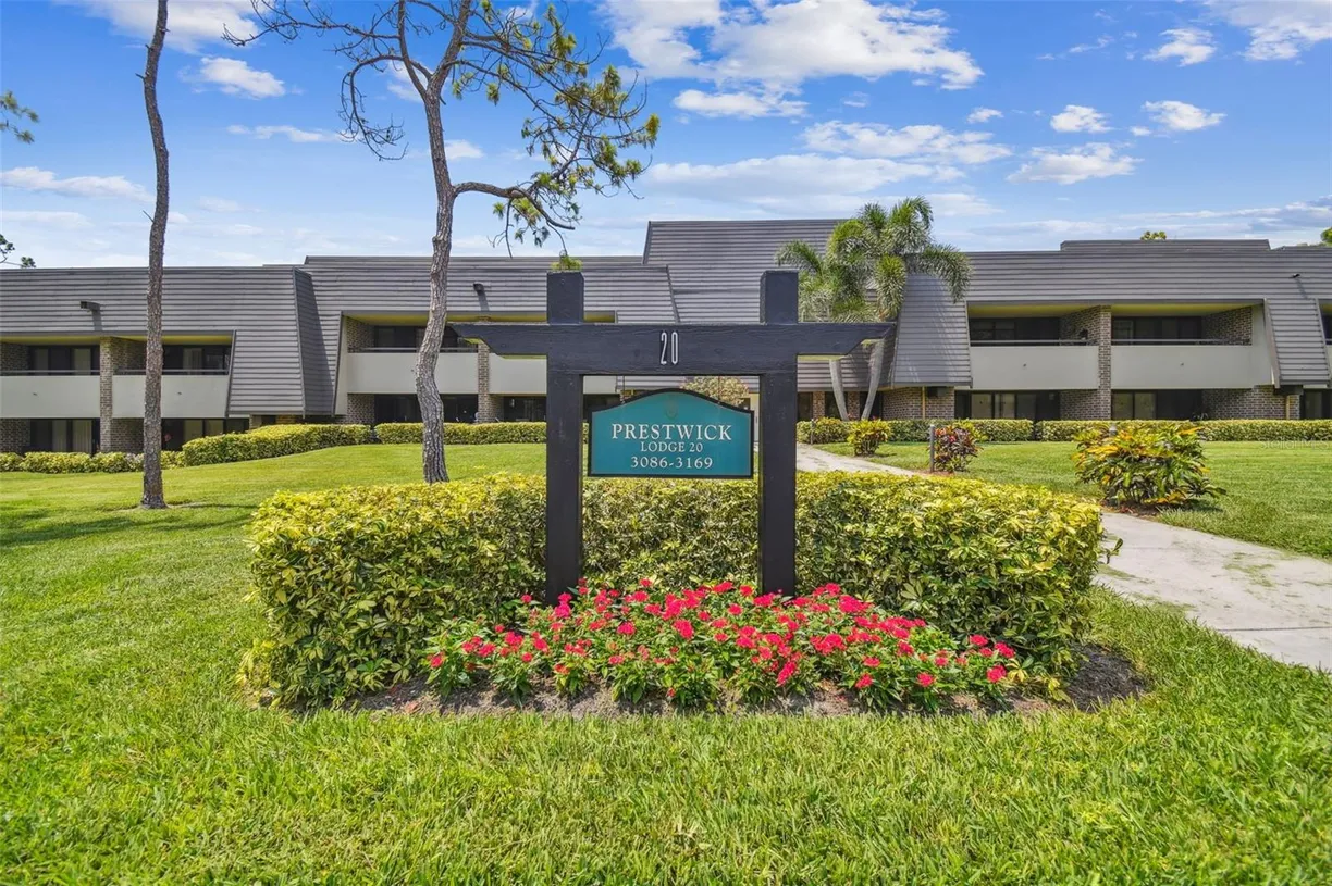 Sarasota/St. Petersburg Real Estate | View 36750 US HIGHWAY 19, 20-210 | 1 Bed, 1 Bath