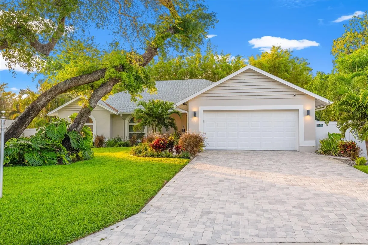 Sarasota/St. Petersburg Real Estate | View 3924 39TH CIRCLE | 3 Beds, 2 Baths