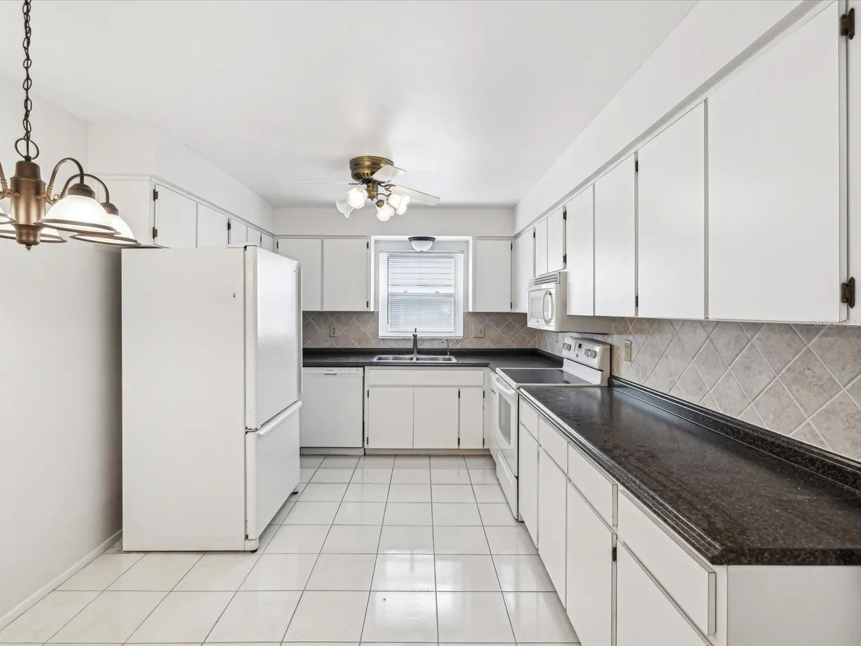 Sarasota/St. Petersburg Real Estate | View 3332 MCMATH DRIVE | Listing