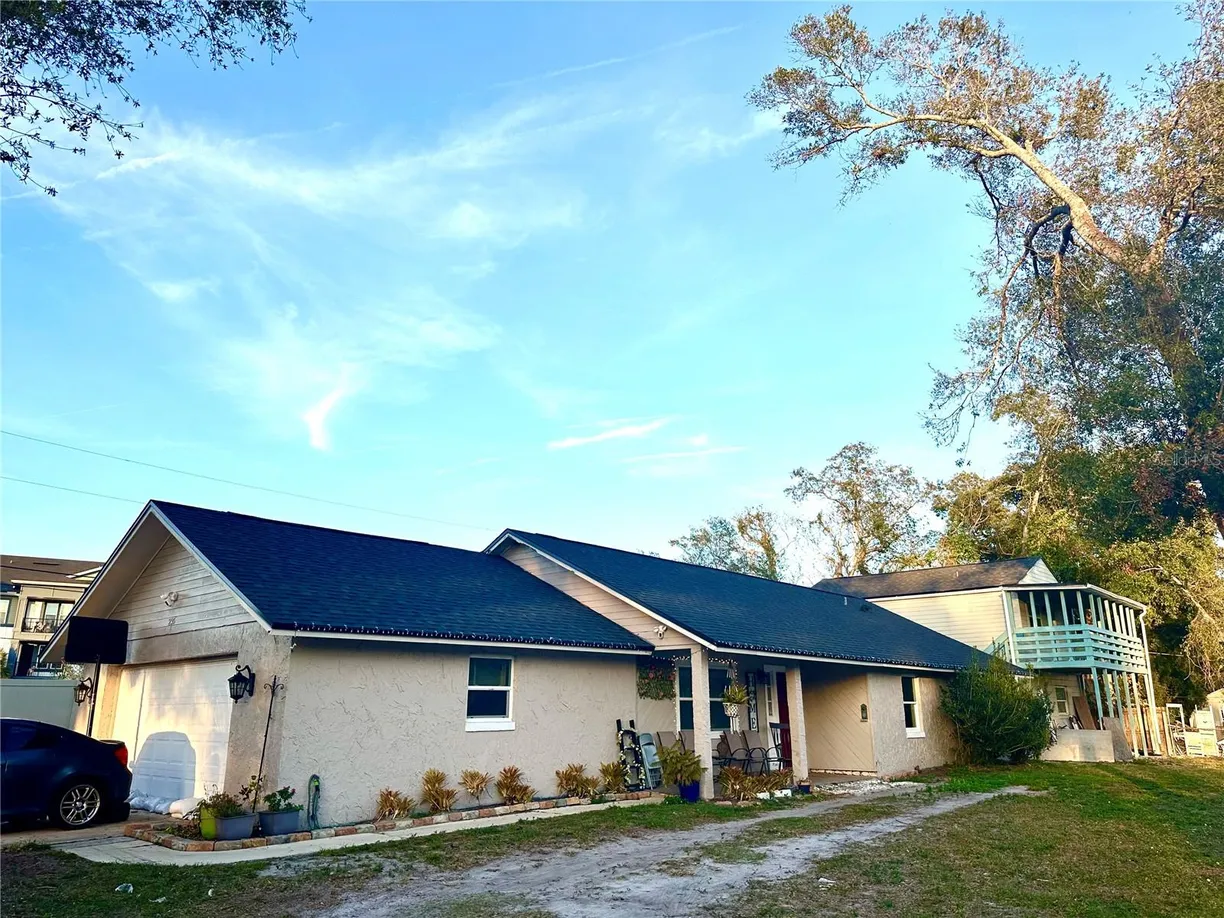 Central Florida Real Estate | View 236 PLAZA OVAL | 4 Beds, 2 Baths