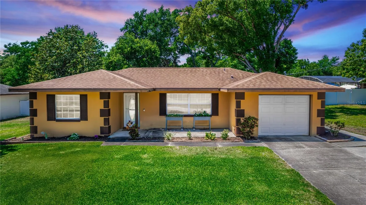 Central Florida Real Estate | View 242 LINDA VISTA STREET | 2 Beds, 2 Baths
